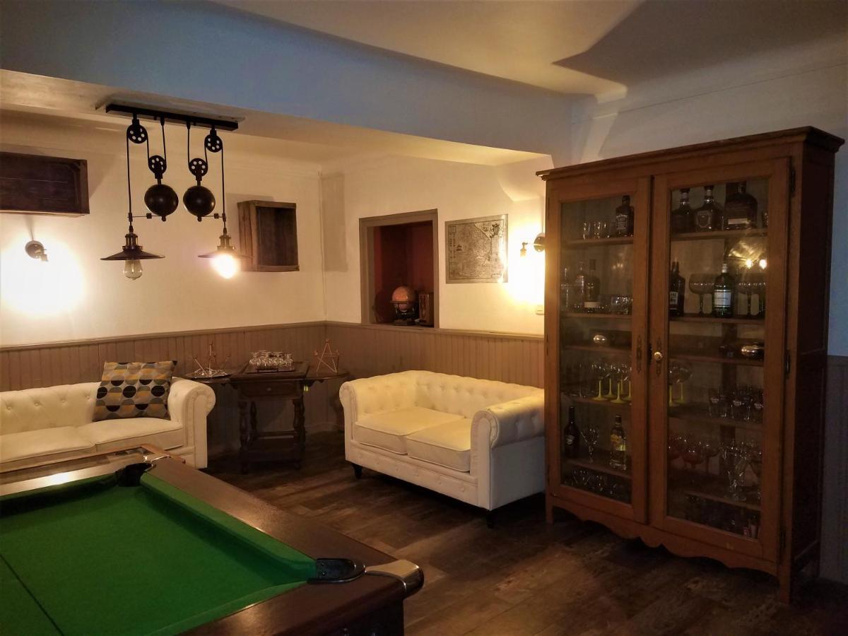 L'Auberge Des Voyageurs Ménigoute Esterno foto
